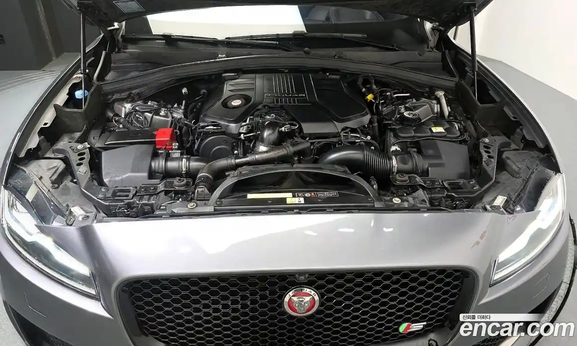 Jaguar F-Pace 2017 3.0 гидро в Москве № 976526, фото 6