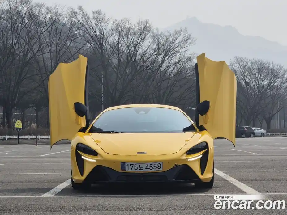 McLaren Artura 2023 3.0 гидро в Москве № 976768, фото 19