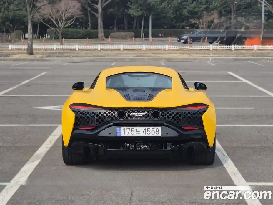 McLaren Artura 2023 3.0 гидро в Москве № 976768, фото 4