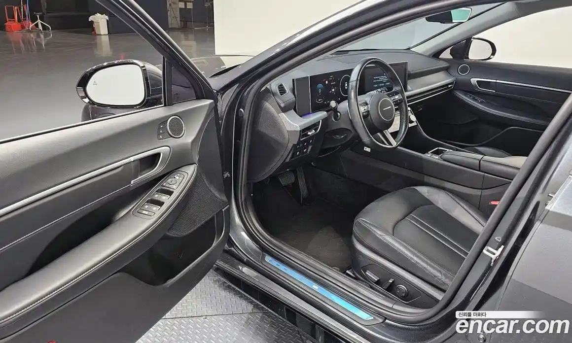 Hyundai Sonata 2023 1.6 Автомат в Москве № 1002433, фото 11