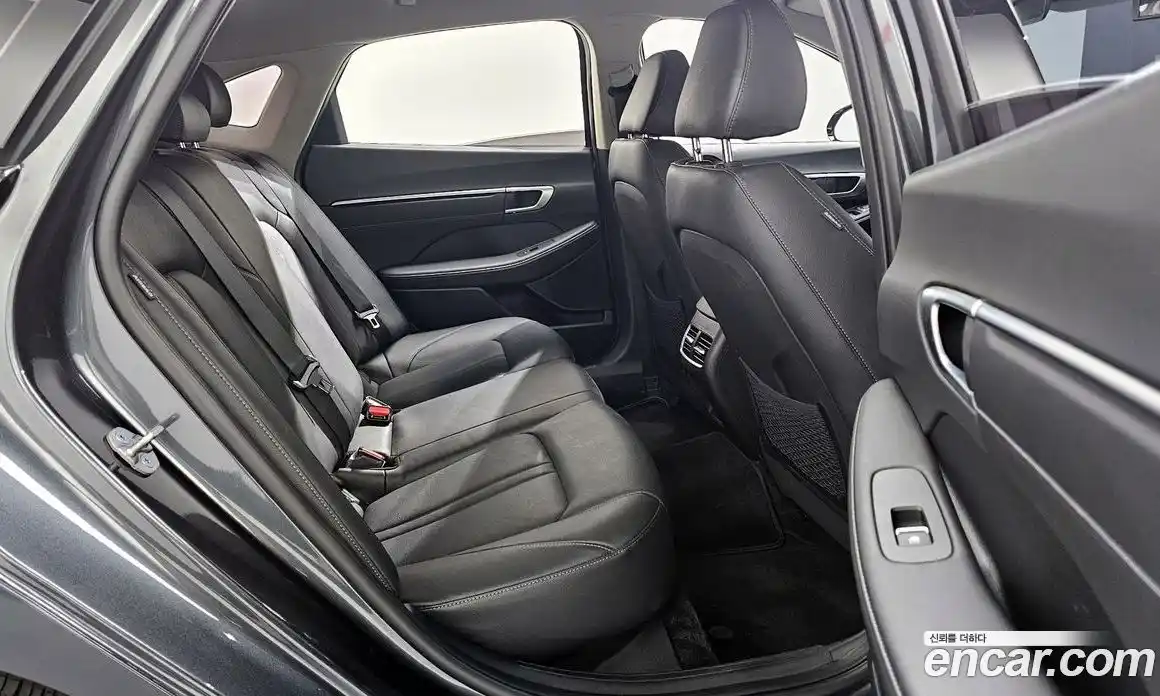 Hyundai Sonata 2023 1.6 Автомат в Москве № 1002433, фото 12