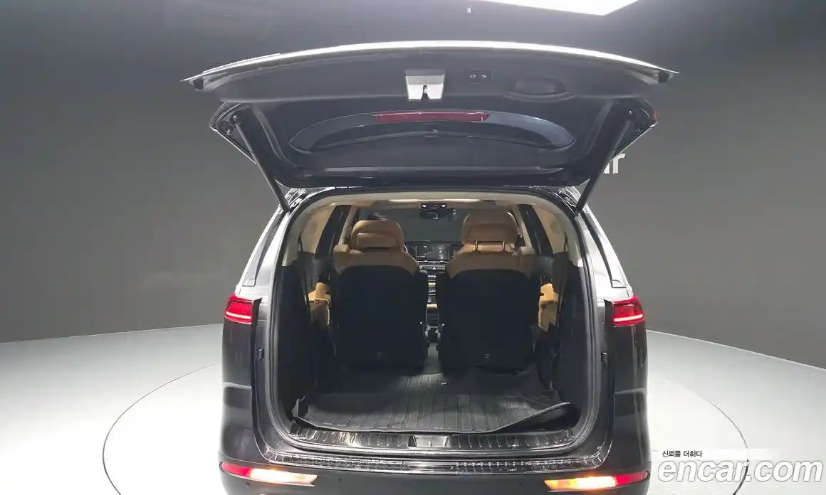 Kia Canival 2022 3.5 Автомат в Москве № 1009350, фото 20