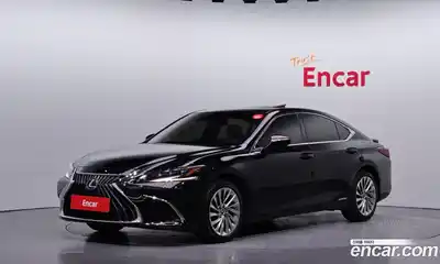 Lexus ES, 2022