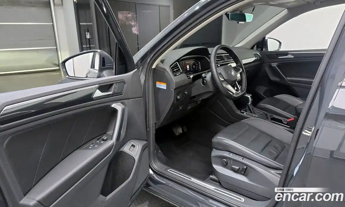 Volkswagen Tiguan 2022 2.0 гидро в Москве № 1014528, фото 11