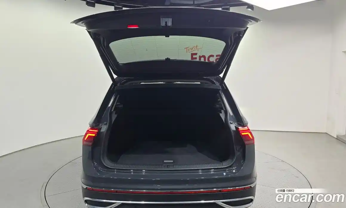 Volkswagen Tiguan 2022 2.0 гидро в Москве № 1014528, фото 20