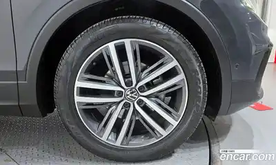 Volkswagen Tiguan 2022 2.0 гидро в Москве № 1014528, миниатюра 5