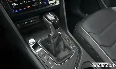 Volkswagen Tiguan 2022 2.0 гидро в Москве № 1014528, миниатюра 9