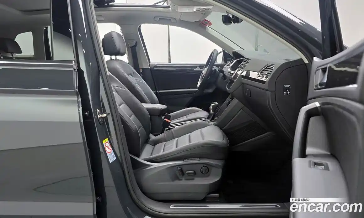 Volkswagen Tiguan 2022 2.0 гидро в Москве № 1014528, фото 10