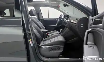 Volkswagen Tiguan 2022 2.0 гидро в Москве № 1014528, миниатюра 10