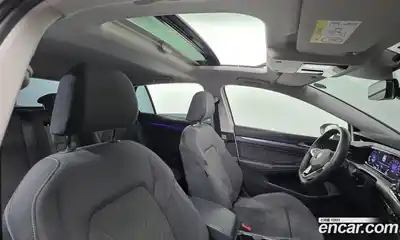 Volkswagen Golf 2023 2.0 гидро в Москве № 1014653, миниатюра 12