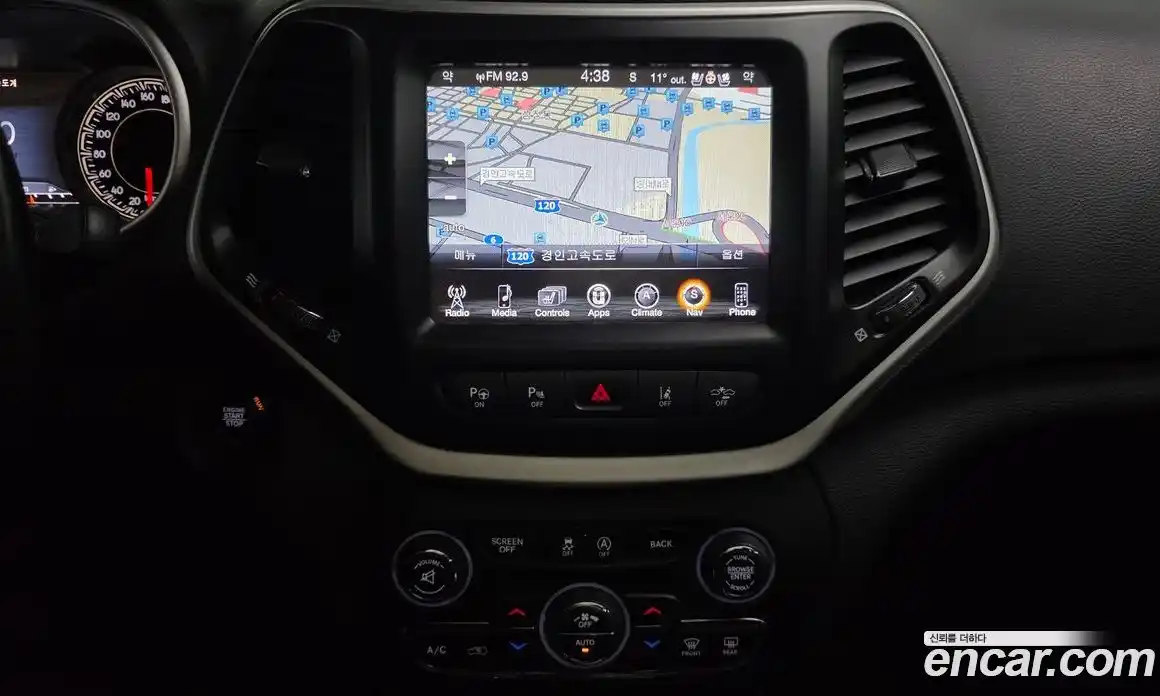 Jeep Cherokee 2018 2.2 гидро в Москве № 1015093, фото 14