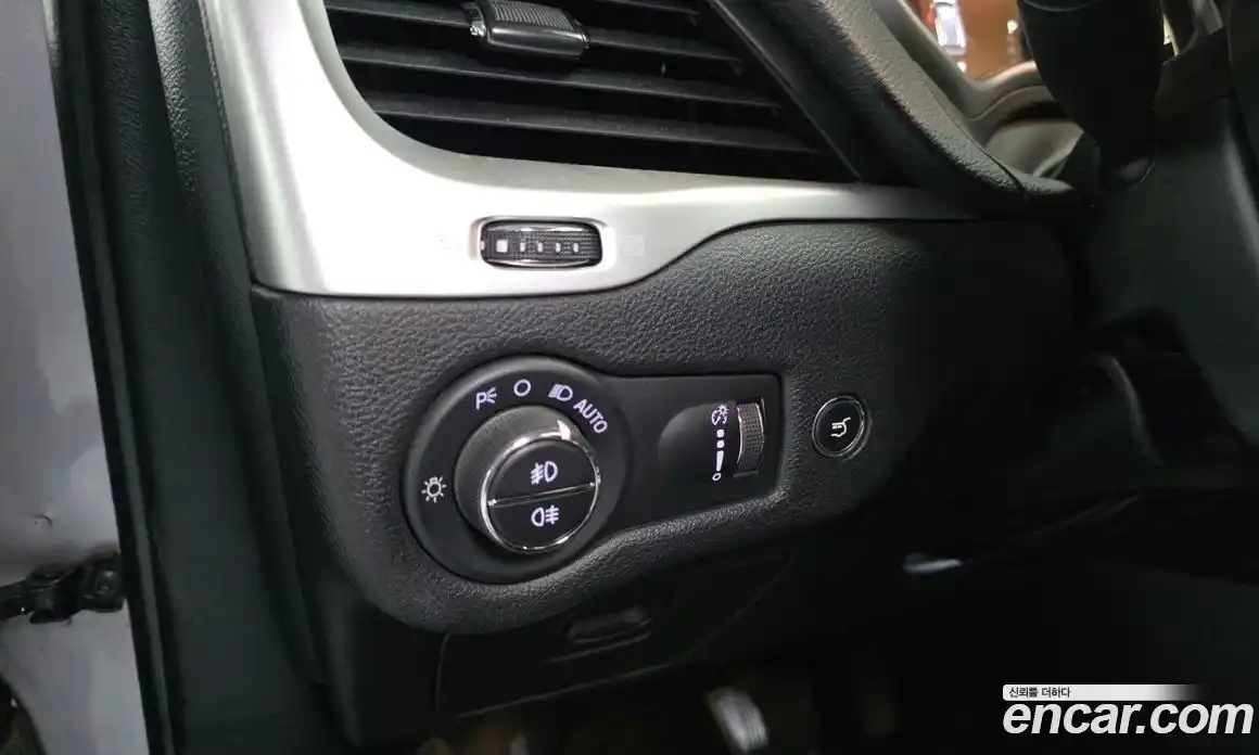 Jeep Cherokee 2018 2.2 гидро в Москве № 1015093, фото 19