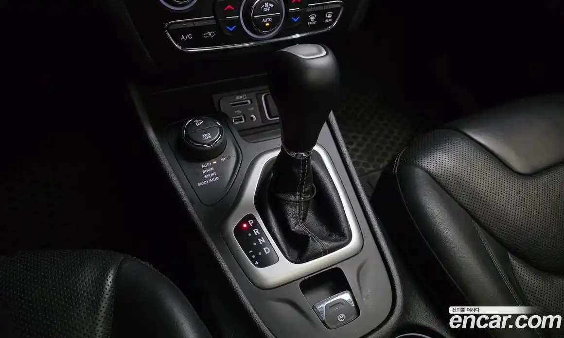 Jeep Cherokee 2018 2.2 гидро в Москве № 1015093, фото 9