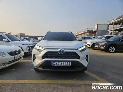 Toyota RAV4, 2024