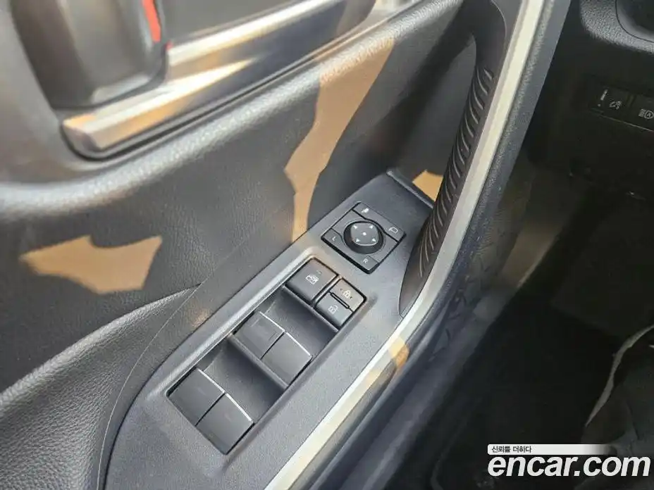 Toyota RAV4 2024 2.5 гидро в Москве № 1015171, фото 15