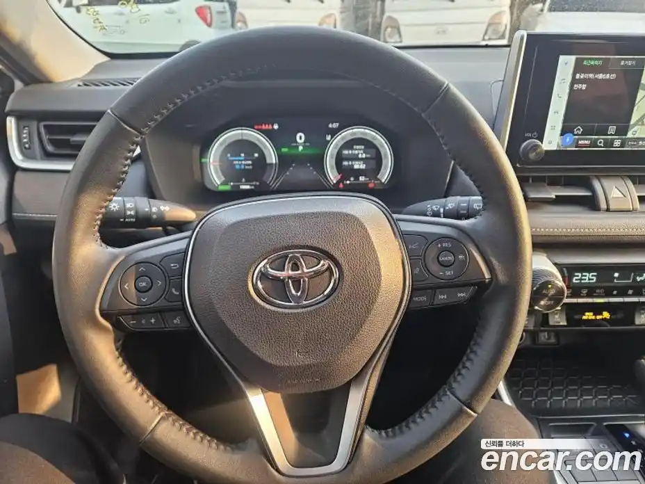 Toyota RAV4 2024 2.5 гидро в Москве № 1015171, фото 10