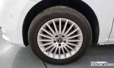 Mercedes-Benz V-Class 2020 2.0 гидро в Москве № 137566, миниатюра 5