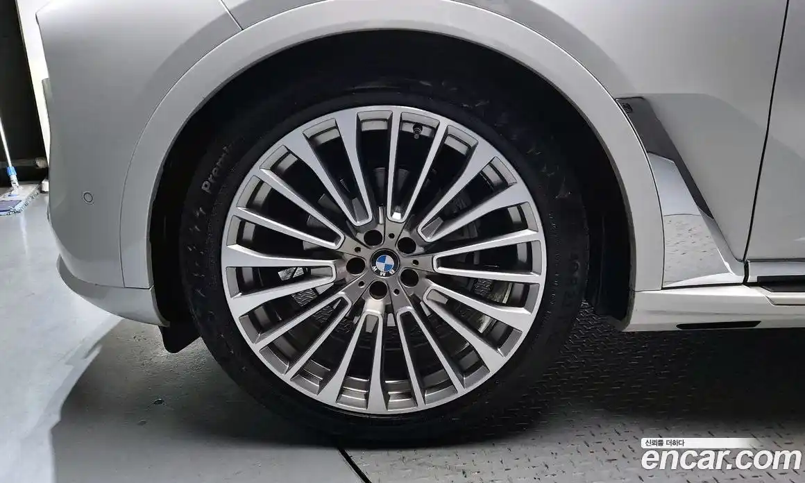 BMW X7 2023 3.0 гидро в Москве № 158057, фото 4
