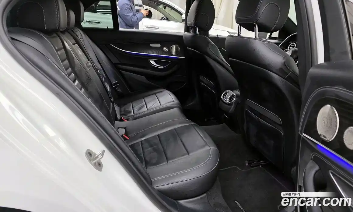 Mercedes-Benz E-Class 2023 1.9 гидро в Москве, фото 12