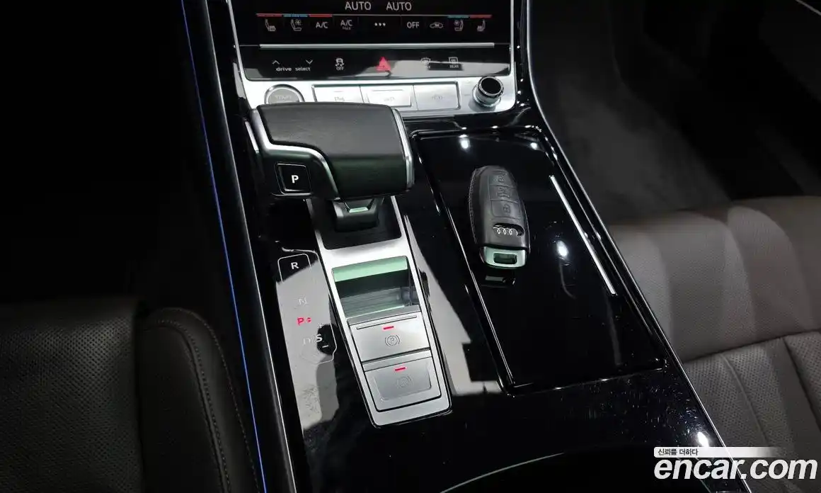 Audi A8 2021 4.0 гидро в Москве № 163682, фото 9