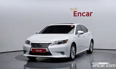 Lexus ES, 2015