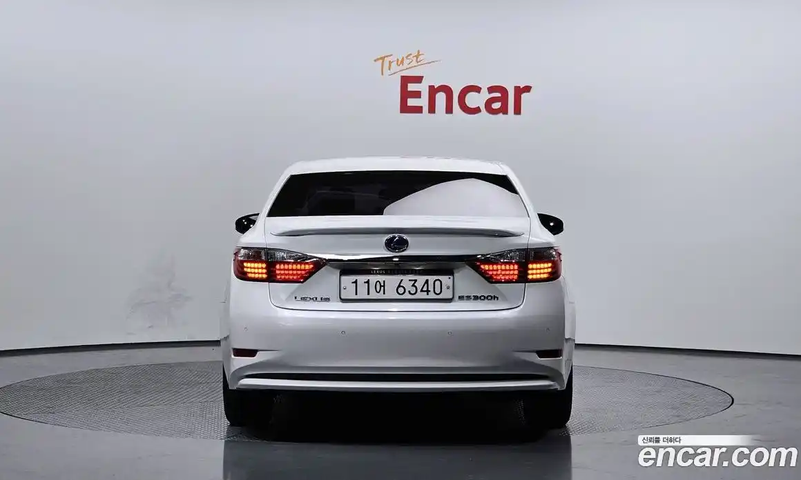 Lexus ES 2015 2.5 гидро в Москве № 168274, фото 4