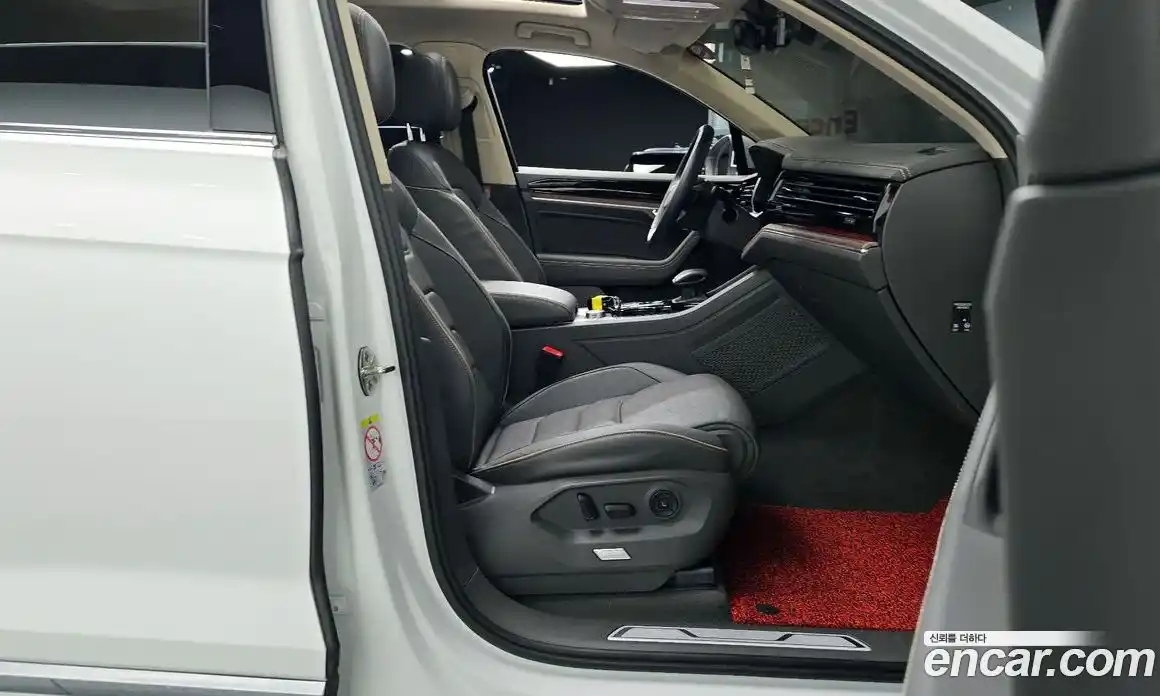 Volkswagen Touareg 2023 3.0 гидро в Москве № 168844, фото 11
