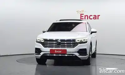 Volkswagen Touareg 2023 3.0 гидро в Москве № 168844, миниатюра 3