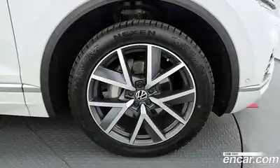 Volkswagen Touareg 2023 3.0 гидро в Москве № 168844, миниатюра 5