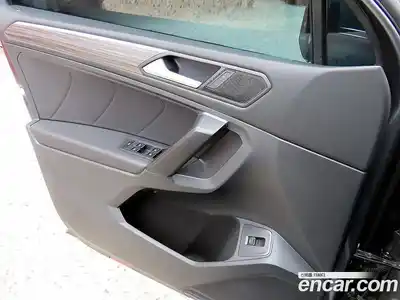 Volkswagen Tiguan 2023 2.0 гидро в Москве № 169165, миниатюра 11