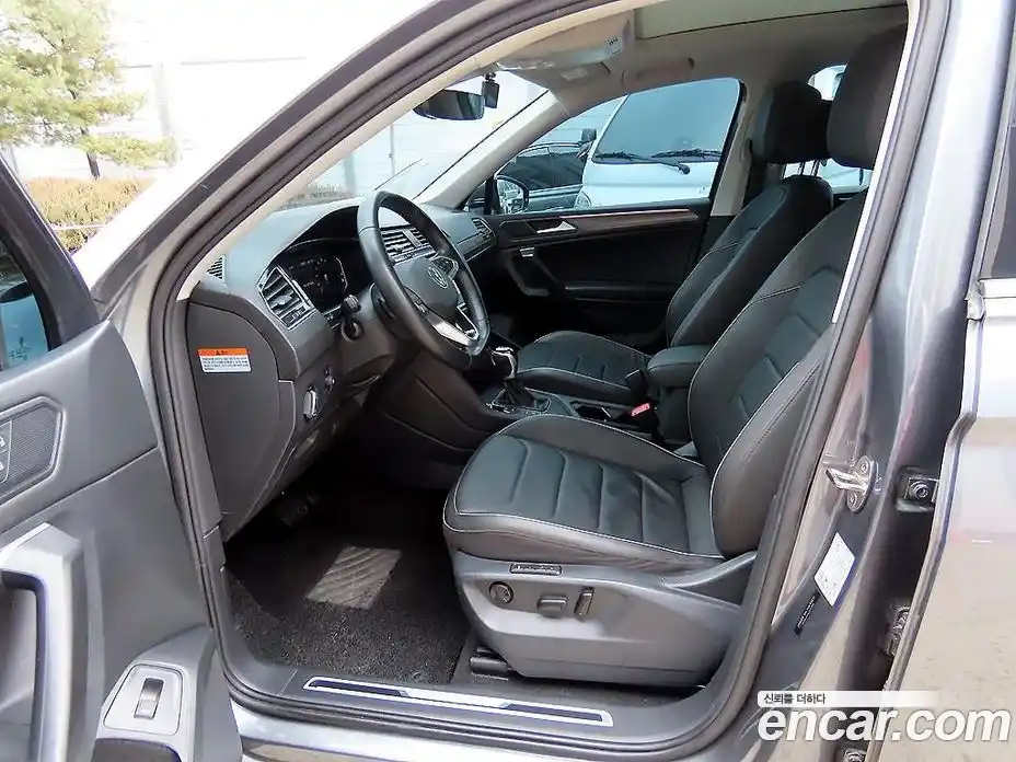 Volkswagen Tiguan 2023 2.0 гидро в Москве № 169165, фото 5