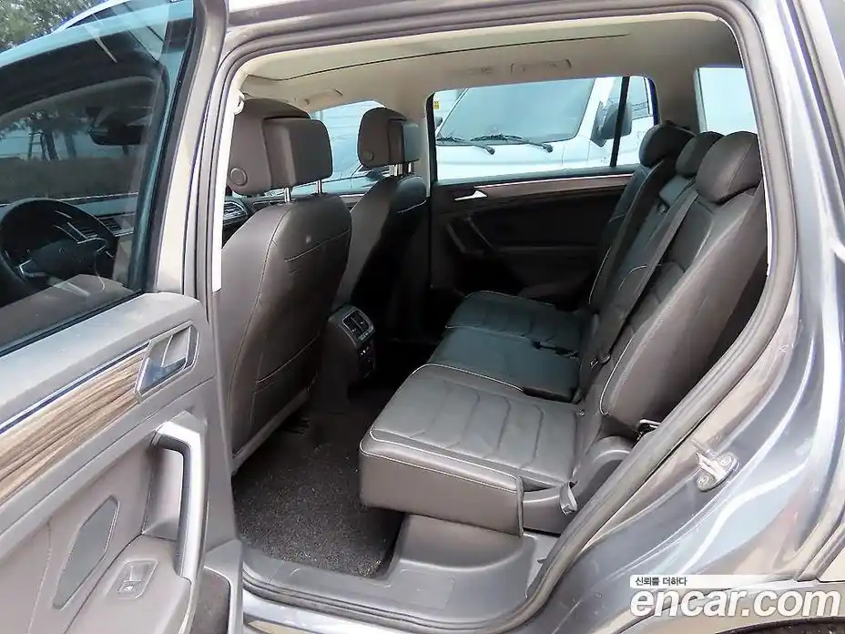 Volkswagen Tiguan 2023 2.0 гидро в Москве № 169165, фото 6