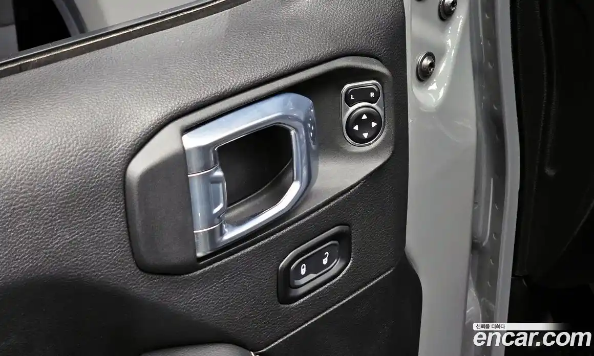 Jeep Wrangler 2021 2.0 гидро в Москве № 169703, фото 20