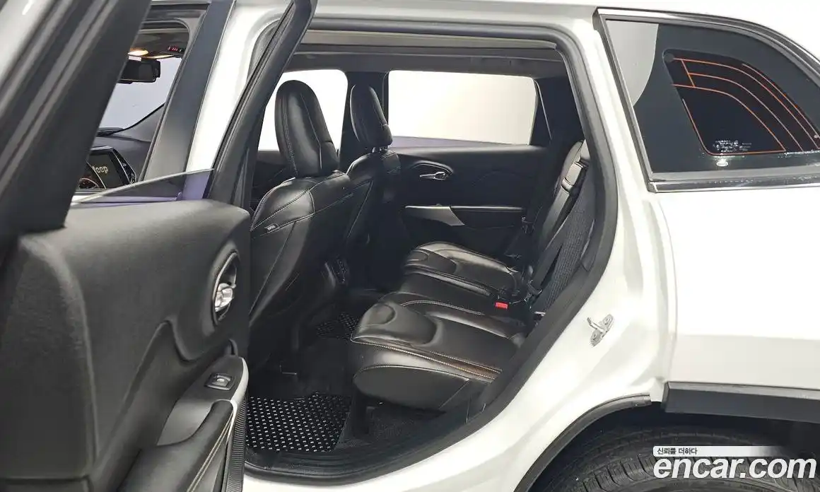 Jeep Cherokee 2017 2.4 гидро в Москве № 169782, фото 11