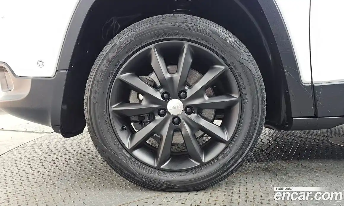 Jeep Cherokee 2017 2.4 гидро в Москве № 169782, фото 5