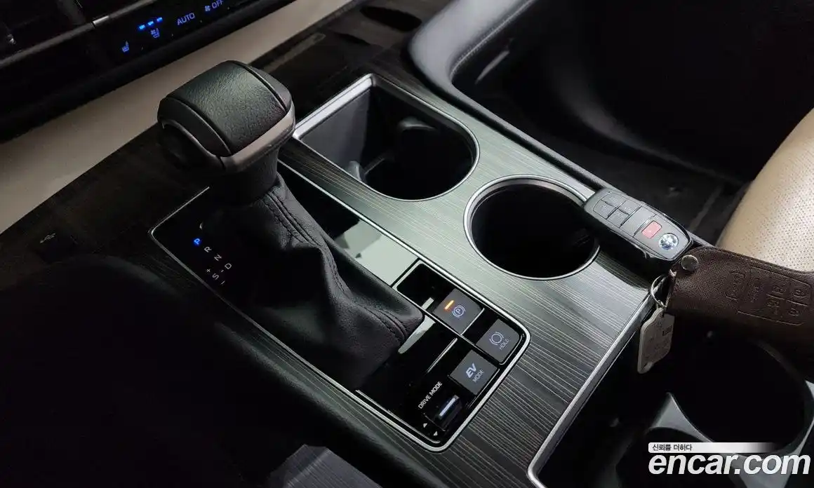 Toyota Sienna 2023 2.5 гидро в Москве № 170129, фото 9