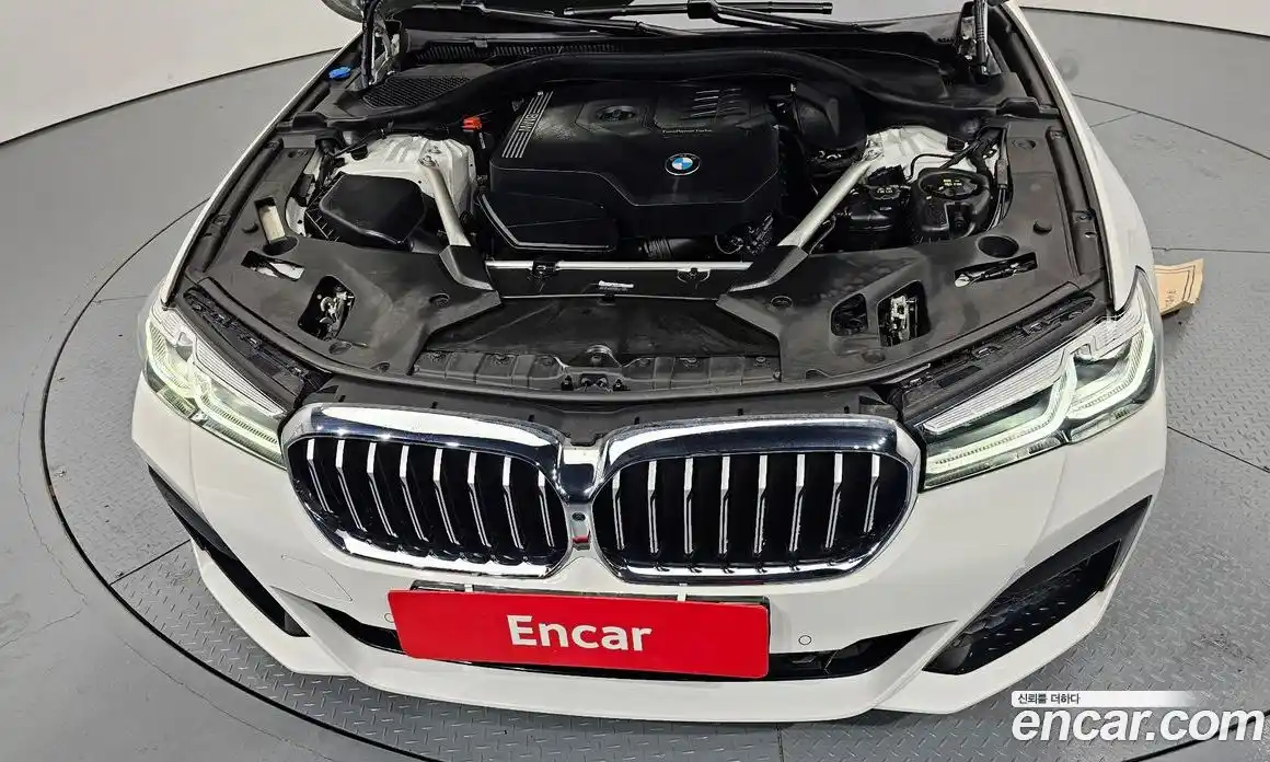 BMW 5-Series 2023 2.0 гидро, фото 6