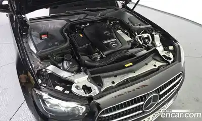 Mercedes-Benz E-Class 2021 2.0 гидро, миниатюра 6