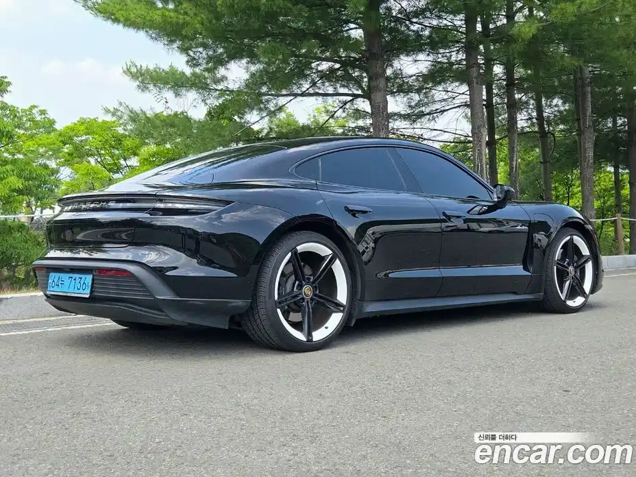 Porsche Taycan 2022 1.0 гидро в Москве № 197198, фото 3