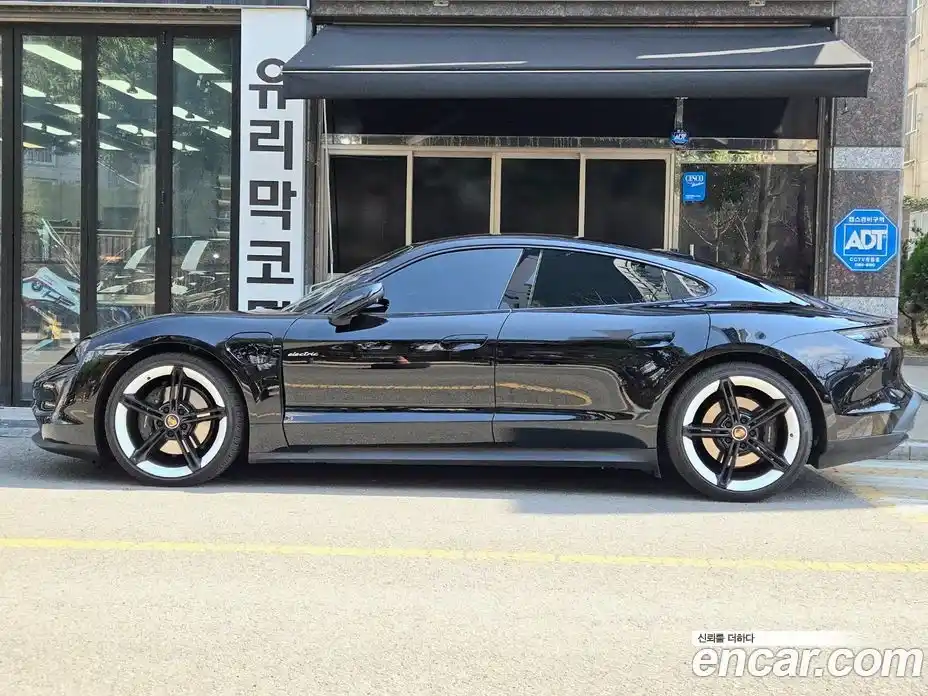 Porsche Taycan 2022 1.0 гидро в Москве № 197198, фото 9