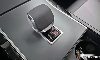 Land Rover Range-Rover Velar 2024 3.0 гидро в Москве № 198101, миниатюра 9