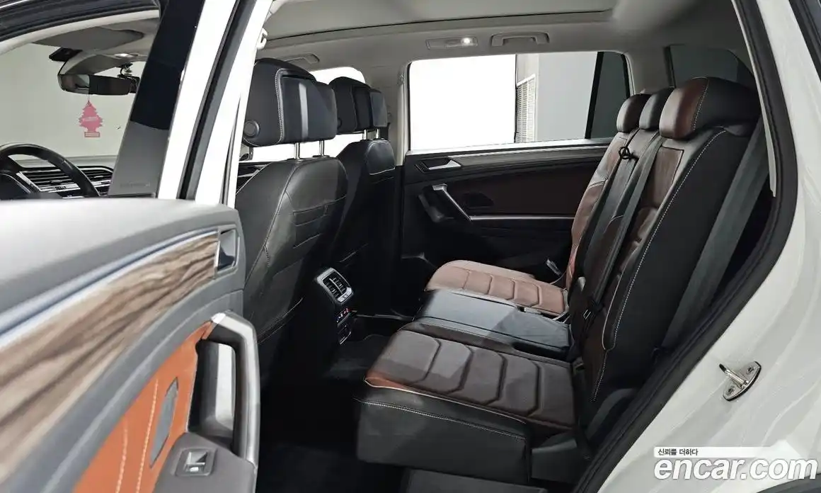 Volkswagen Tiguan 2023 2.0 гидро в Москве № 198997, фото 11