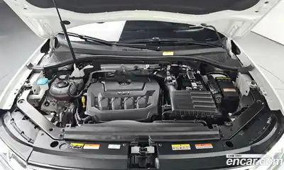 Volkswagen Tiguan 2023 2.0 гидро в Москве № 198997, миниатюра 5