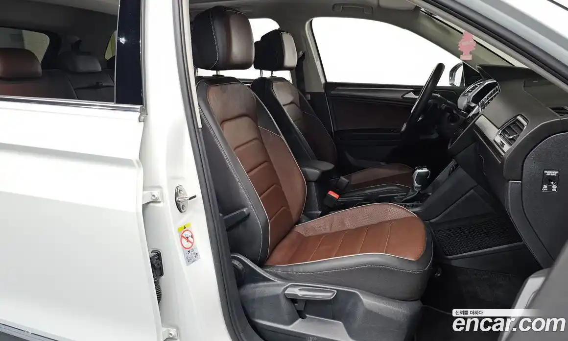 Volkswagen Tiguan 2023 2.0 гидро в Москве № 198997, фото 9