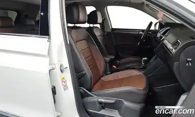 Volkswagen Tiguan 2023 2.0 гидро в Москве № 198997, миниатюра 9