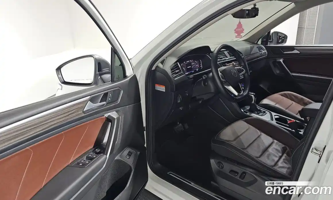 Volkswagen Tiguan 2023 2.0 гидро в Москве № 198997, фото 10