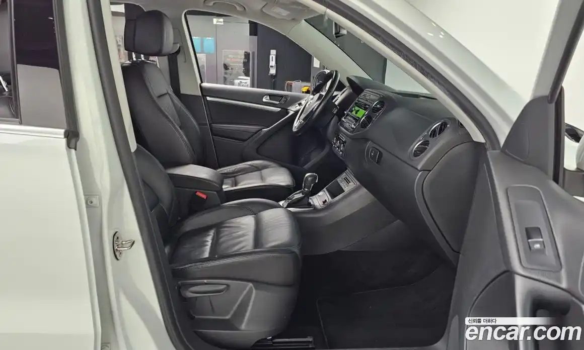 Volkswagen Tiguan 2015 2.0 гидро в Москве № 199307, фото 11