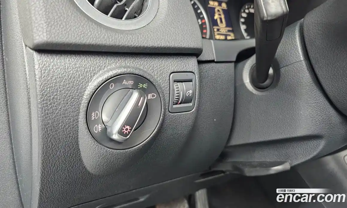 Volkswagen Tiguan 2015 2.0 гидро в Москве № 199307, фото 19