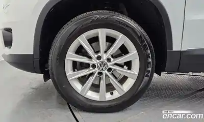 Volkswagen Tiguan 2015 2.0 гидро в Москве № 199307, миниатюра 5
