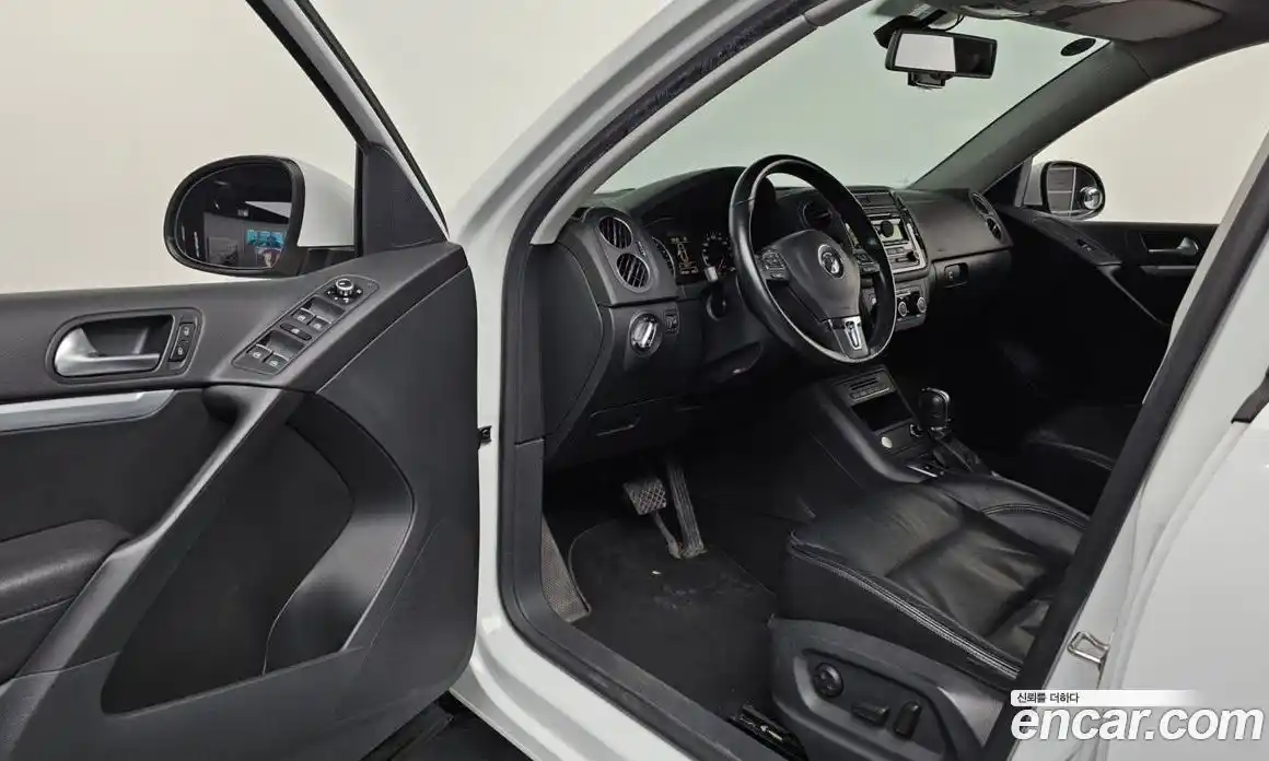 Volkswagen Tiguan 2015 2.0 гидро в Москве № 199307, фото 10